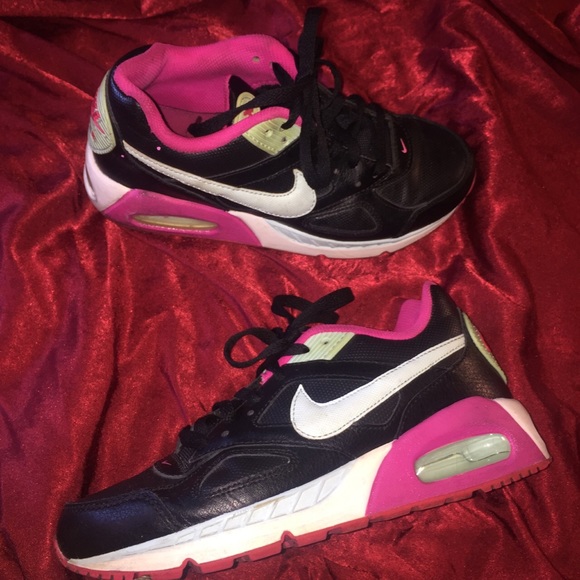 Nike air sneakers - Picture 2 of 3